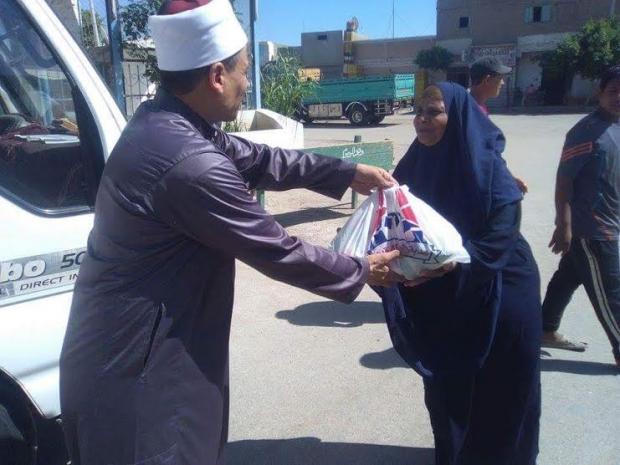 توزيع شنطة رمضانية توزيع شنطة رمضانية