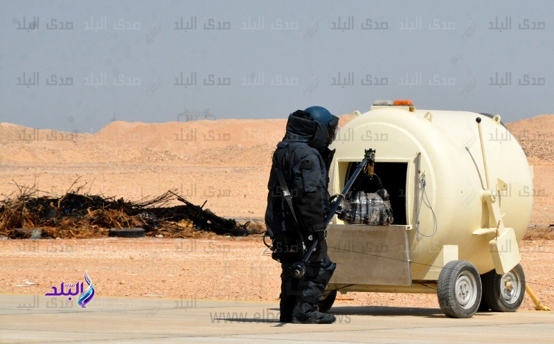مطار سوهاج ينفذ تجربة طوارئ لتفكيك قنبلة بطائرة