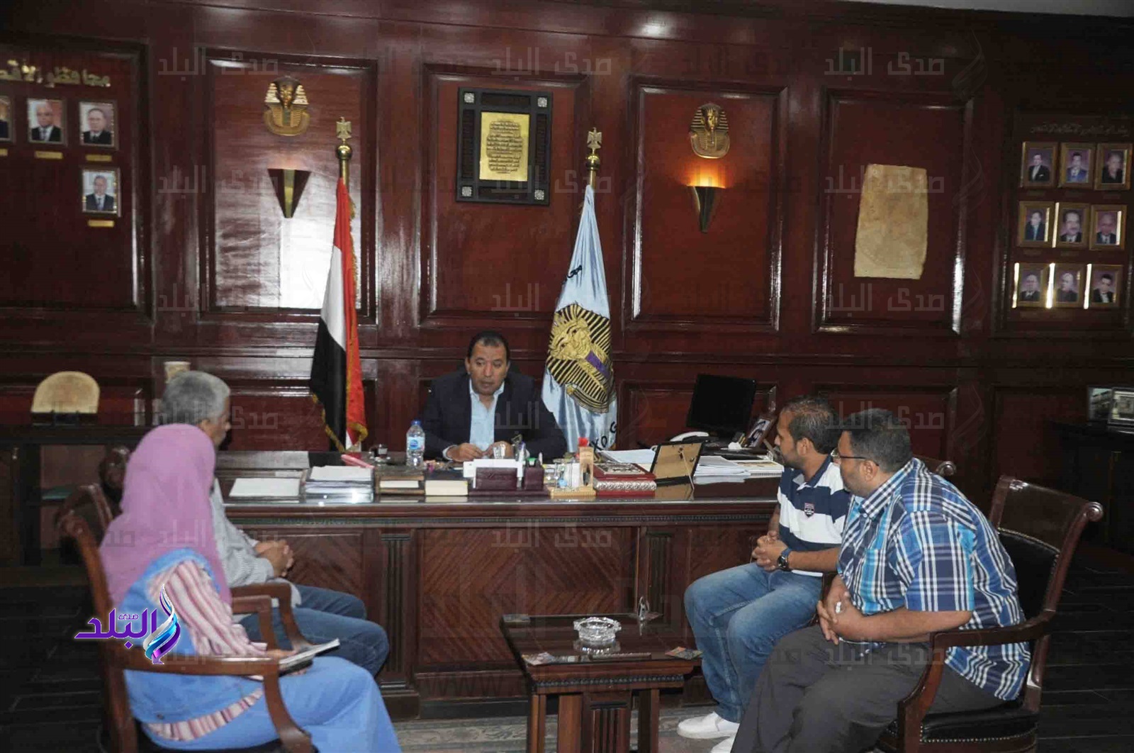 محافظ الاقصر يلتقى بلجنة تثمين الاراضي محافظ الاقصر يلتقى بلجنة تثمين الاراضي