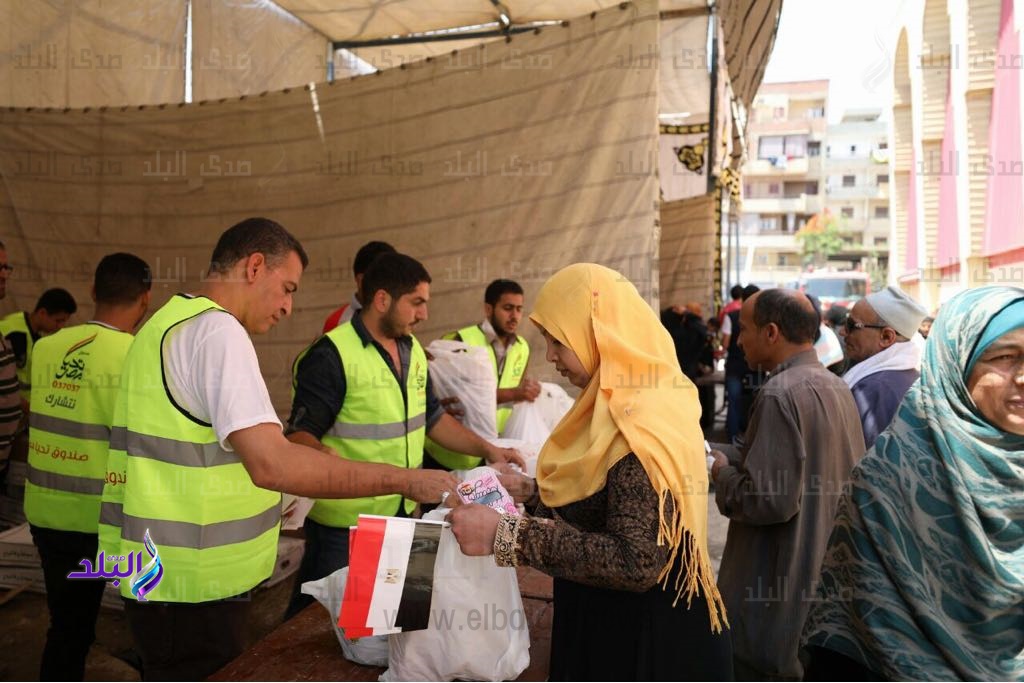 لقطة من توزيع اللحوم بقرى المنوفية