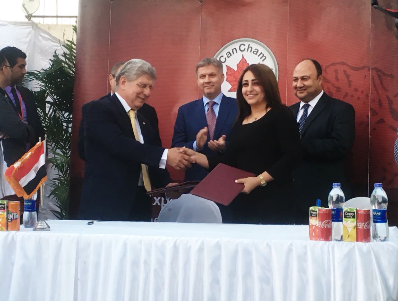 خلال الاجتماع