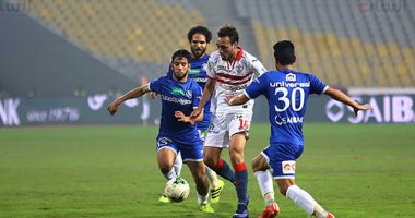 محمد عنتر وسط لاعبي الزمالك 