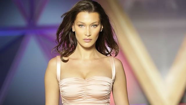 عرض ازياء Fashion For Relief الخيري