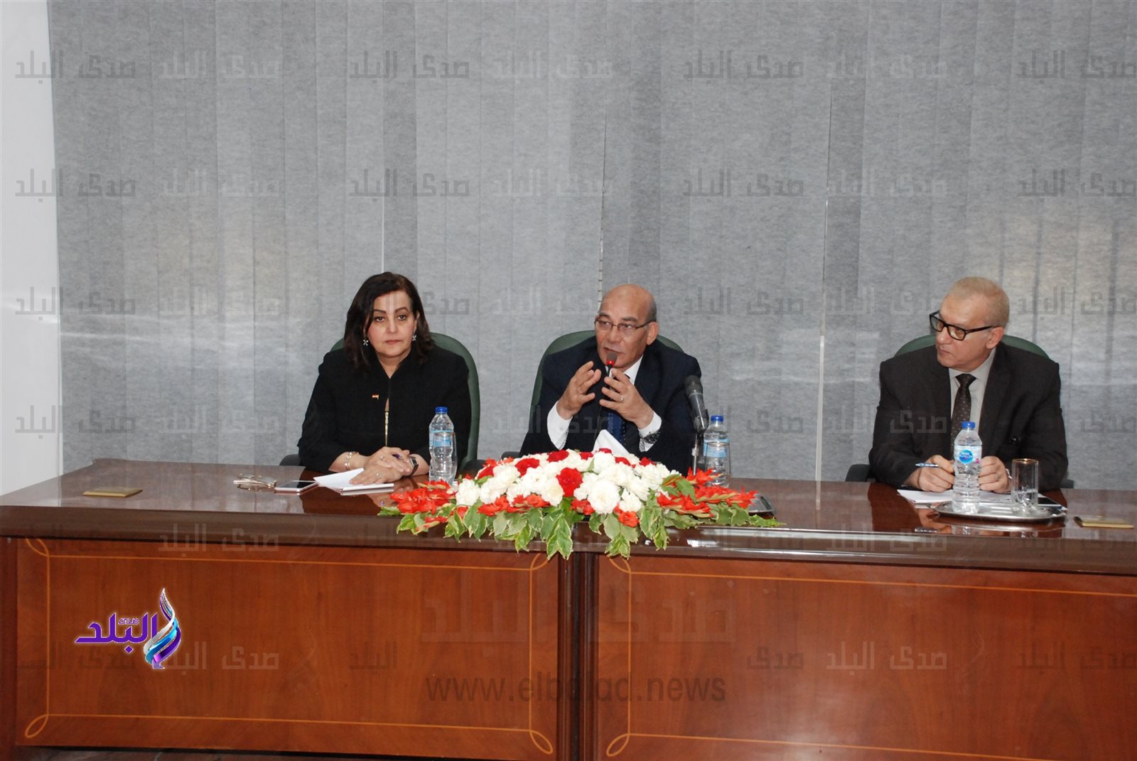 البنا خلال اجتماعة اجتماعه مع مديري مديريات الطب البيطري بال البنا خلال اجتماعة اجتماعه مع مديري مديريات الطب البيطري بال