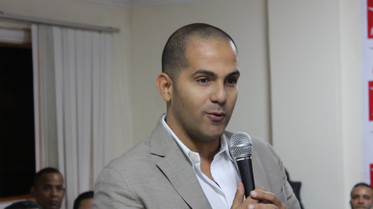 أحمد مشعل أمين الشباب بالمصريين الأحرار أحمد مشعل أمين الشباب بالمصريين الأحرار