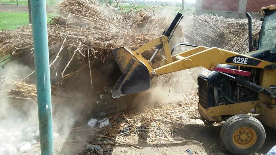  محافظ سوهاج: إزالة 4 حالات تعدِ علي الأراضي الزراعية 