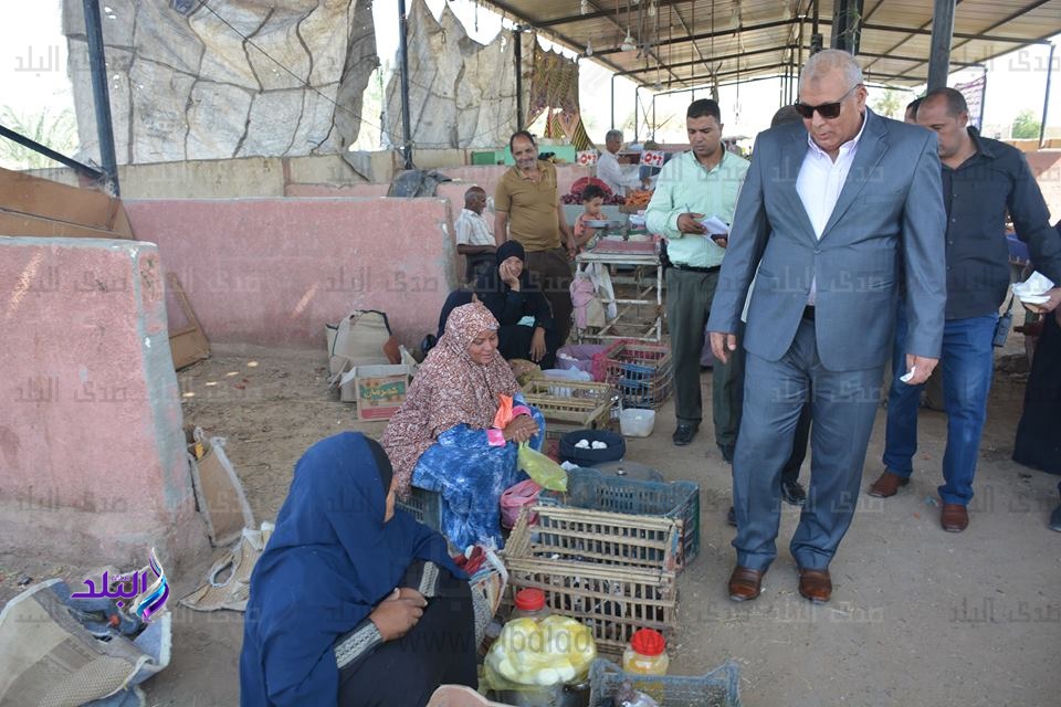 محافظ الوادي يفاجئ سوق الخميس محافظ الوادي يفاجئ سوق الخميس