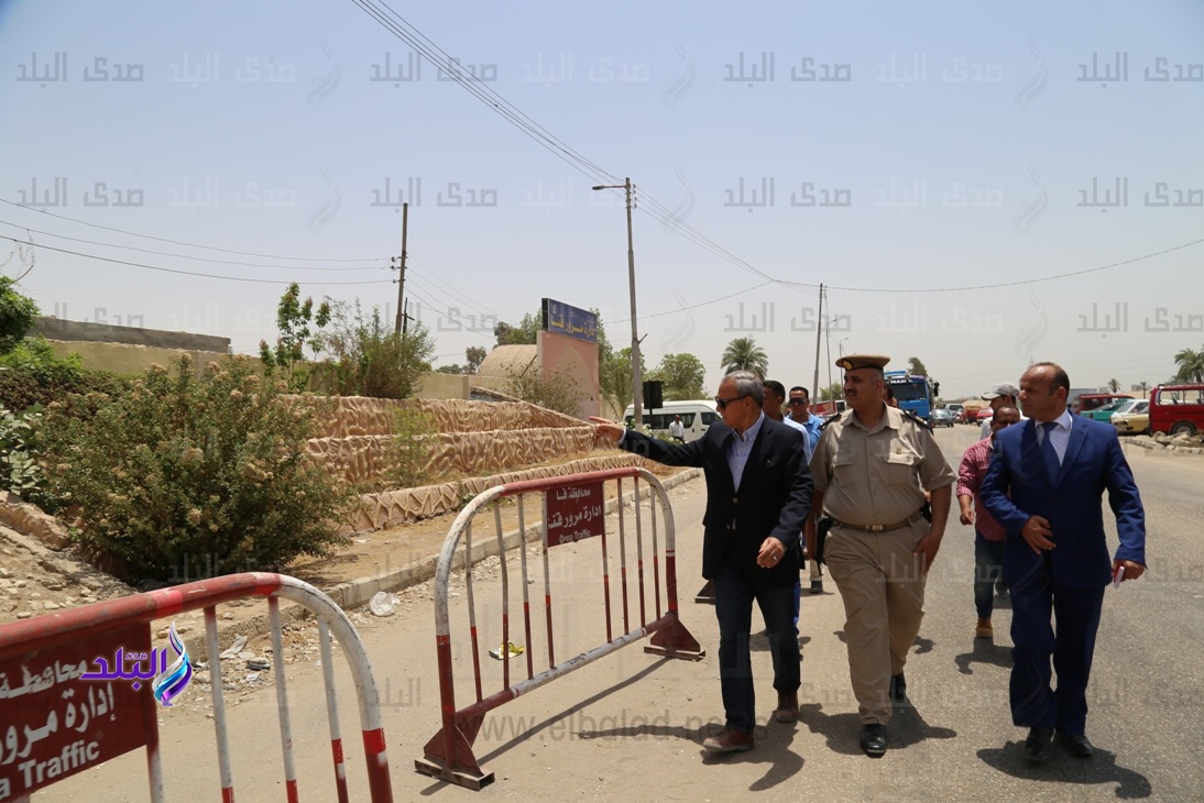 الهجان يجري جولة تفقدية بمدينة قنا الهجان يجري جولة تفقدية بمدينة قنا