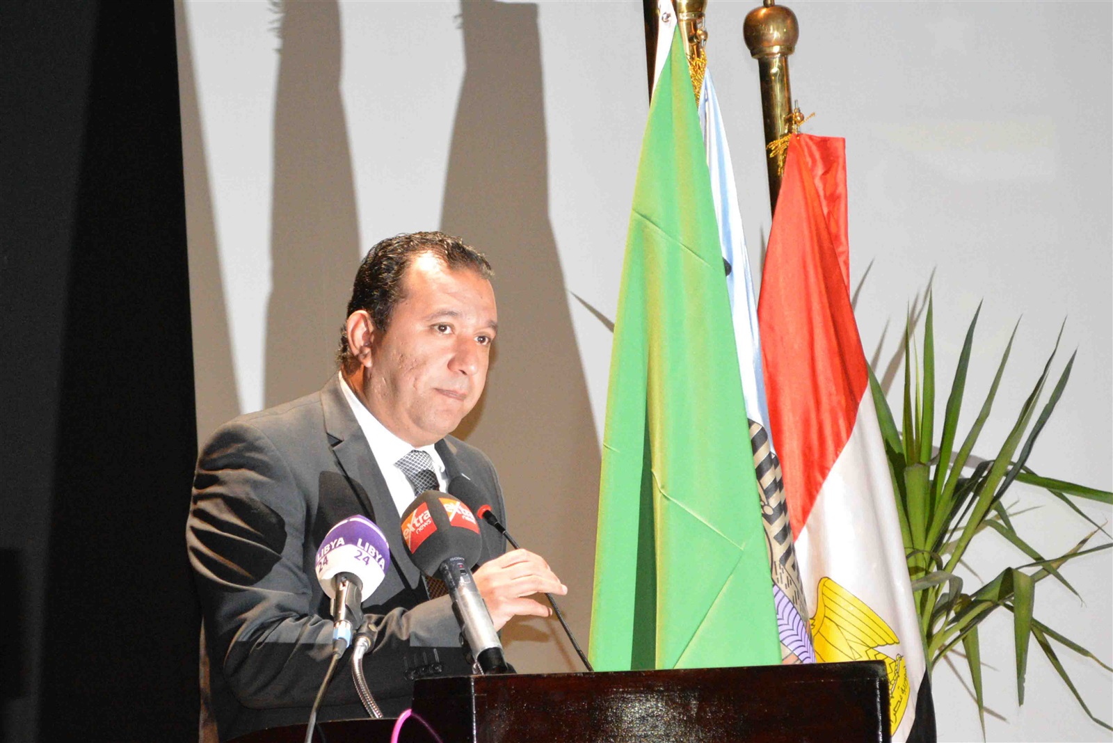  محمد بدر محافظ الأقصر