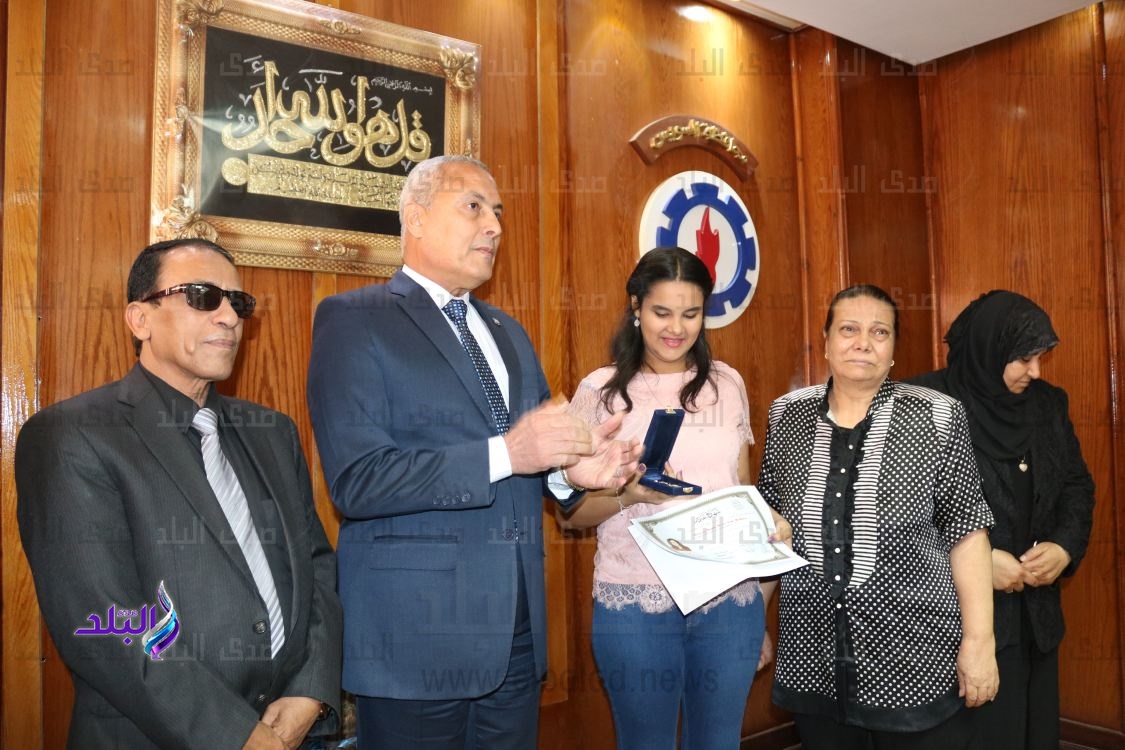 تكريم الأوائل