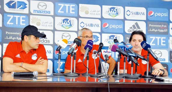 الجهاز الفني لمنتخب الوطني الجهاز الفني لمنتخب الوطني