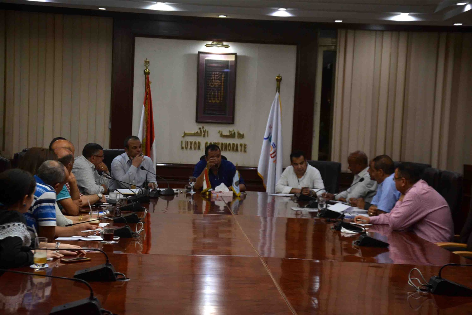  محافظ الاقصر يناقش أوضاع المدارس اليابانية 