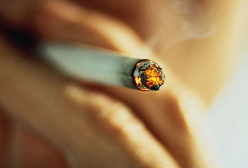 الإبتعاد عن التدخبن في رمضان