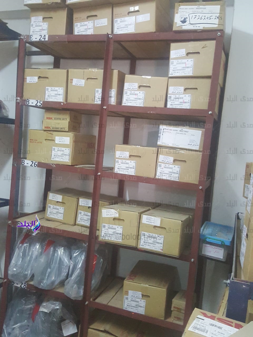 مخزن قطع السيارات المجهولة بعد ضبطه