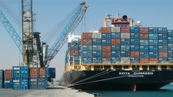  ميناء دمياط يستقبل 7 سفن حاويات وبضائع عامة خلال 24 ساعة 