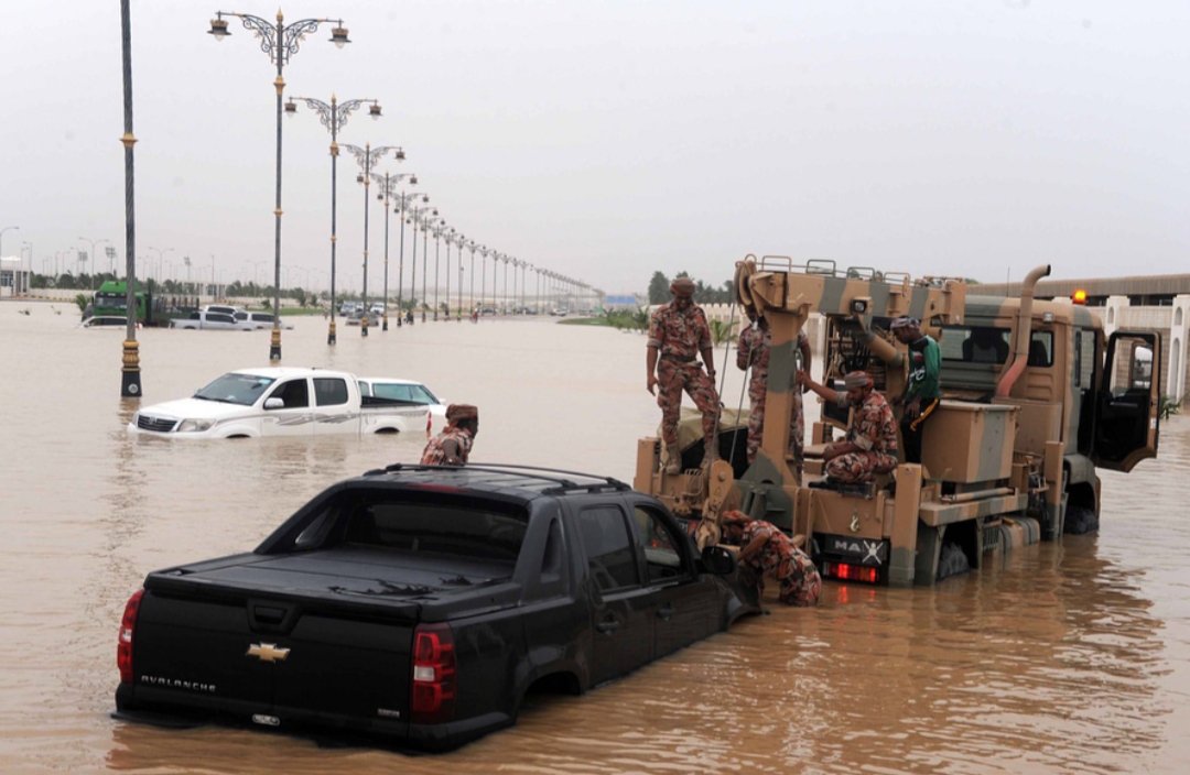 الجيش والشرطة في عمان يقللان من خسائر "ميكونو"
