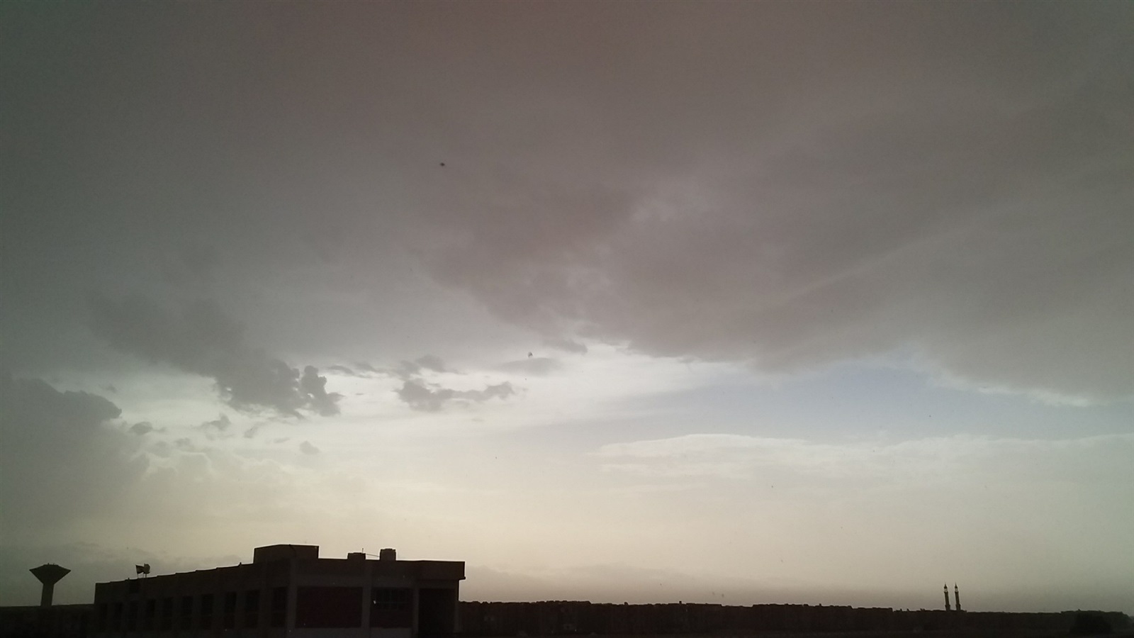 أمطار غزيرة على طور سيناء وسانت كاترين