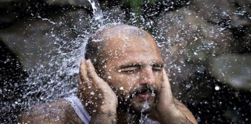 التبرد بالماء فى نهار رمضان  التبرد بالماء فى نهار رمضان
