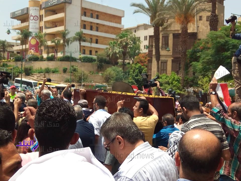 تشييع جثمان مديحة يسري تشييع جثمان مديحة يسري