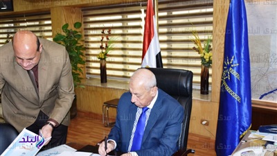 محافظ أسوان