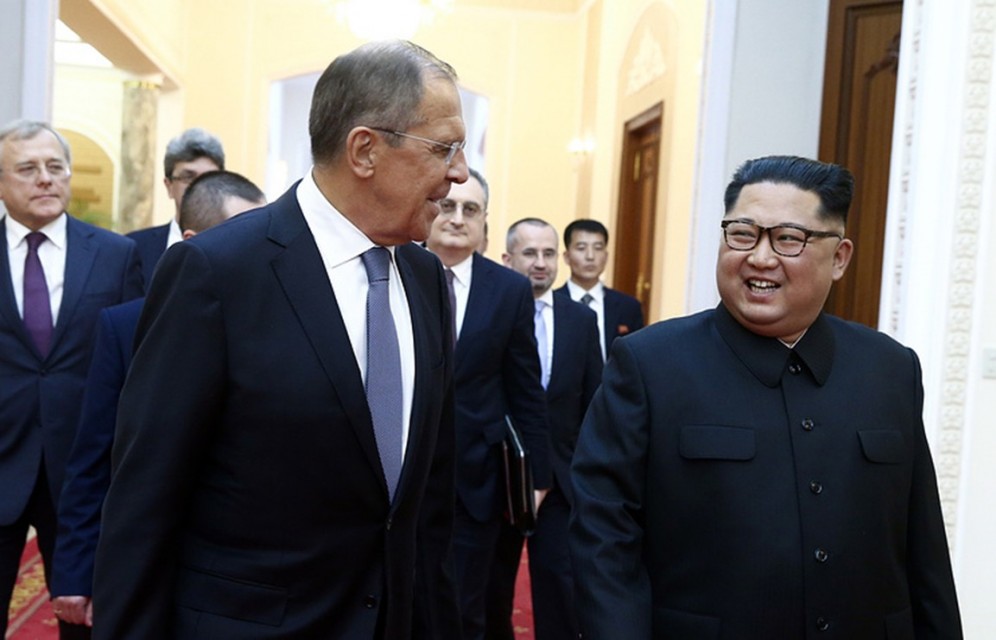 زعيم كوريا الشمالية ووزير الخارجية الروسي 
