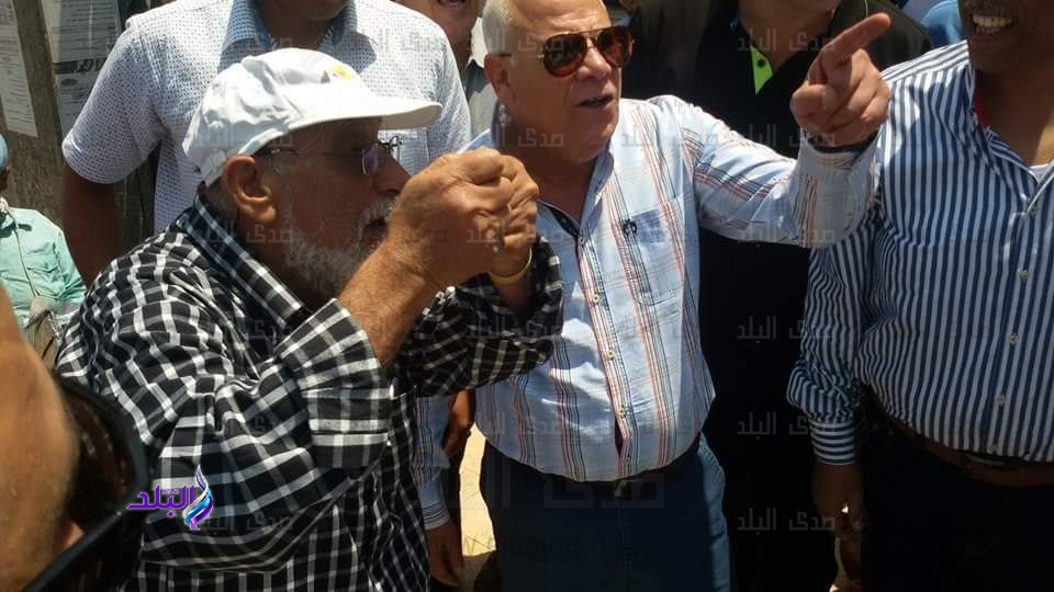  محافظ بورسعيد يناقش مع المواطنين عدة ملفات عقب صلاة الجمعة 