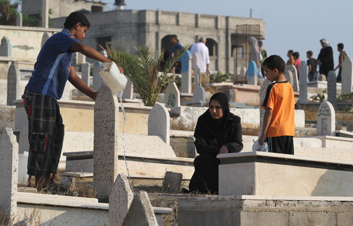 زيارة المقابر