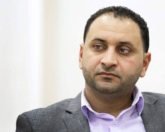 حاتم العريبي المتحدث باسم الحكومة الليبية حاتم العريبي المتحدث باسم الحكومة الليبية