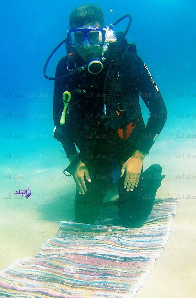 صلاة فى اعماق البحر بشرم الشيخ