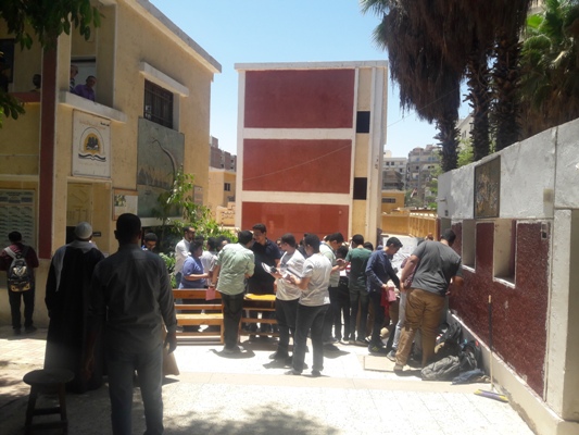 طلاب الثانوية بأسيوط : الفرنساوي سهل وغموض في الالماني طلاب الثانوية بأسيوط : الفرنساوي سهل وغموض في الالماني