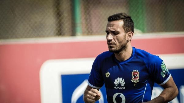 علي معلول لاعب الاهلي علي معلول لاعب الاهلي
