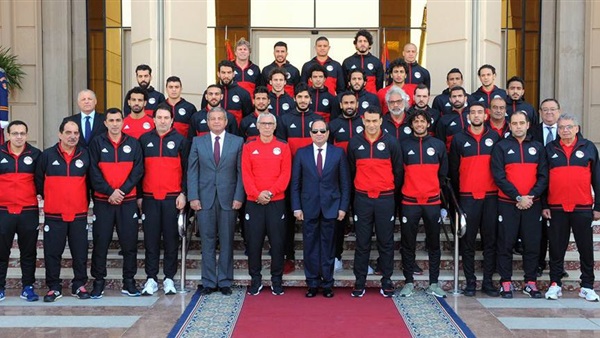 الرئيس يستقبل المنتخب الوطني - صورة أرشيفية