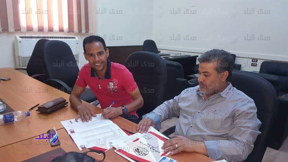 لاعب الرجاء يوقع للمنيا موسمين