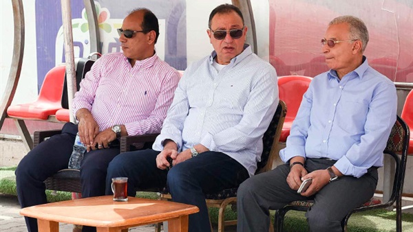 لجنة الكرة بالأهلى برئاسة الخطيب