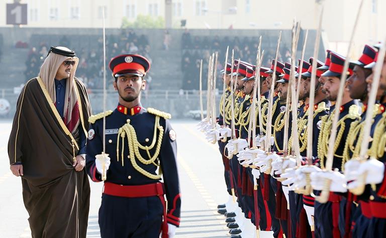 امير قطر في عرض عسكري امير قطر في عرض عسكري