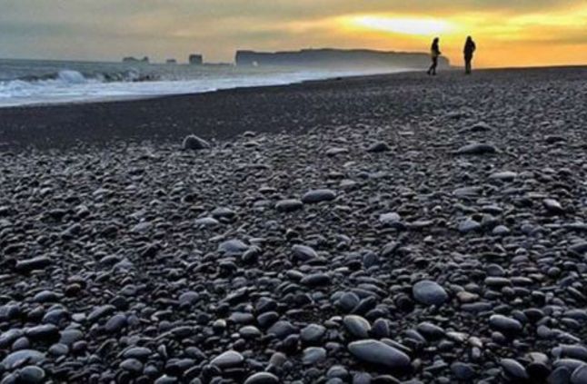 الرمال السوداء