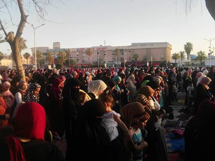 محافظ بورسعيد ومدير الأمن والقيادات يؤدون صلاة العيد محافظ بورسعيد ومدير الأمن والقيادات يؤدون صلاة العيد