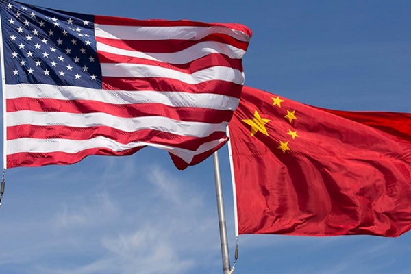 العلمان الصيني والأمريكي