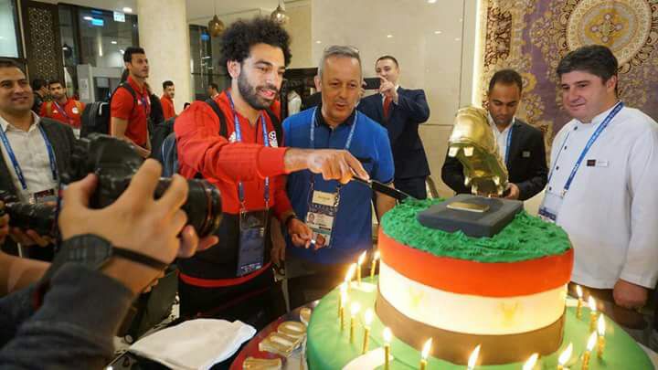 محمد صلاح يحتفل بعيد ميلادة الـ 26 محمد صلاح يحتفل بعيد ميلادة الـ 26