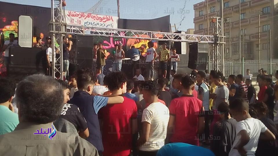 أهالي الغرية يتوافدون على الحدائق والمنتزهات