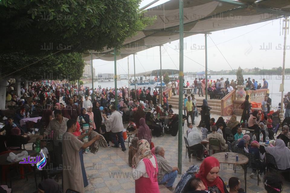 إقبال على الحدائق