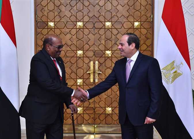 الرئيس السيسي والرئيس البشير الرئيس السيسي والرئيس البشير