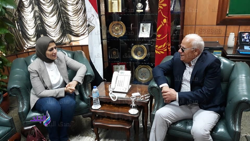 جانب من لقاء وزيرة الصحة ومحافظ بورسعيد جانب من لقاء وزيرة الصحة ومحافظ بورسعيد