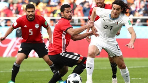 أحمد فتحى أثناء مباراة أوروجواى 