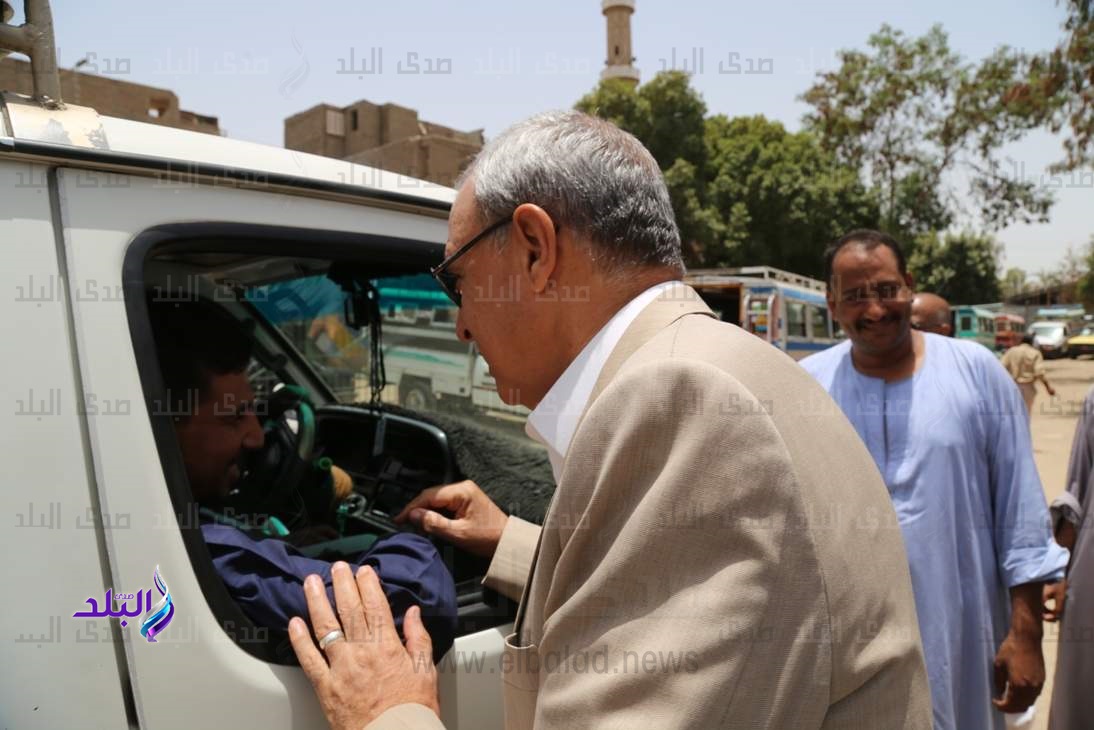 محافظ قنا يتابع تطبيق تسعيرة الأجرة محافظ قنا يتابع تطبيق تسعيرة الأجرة