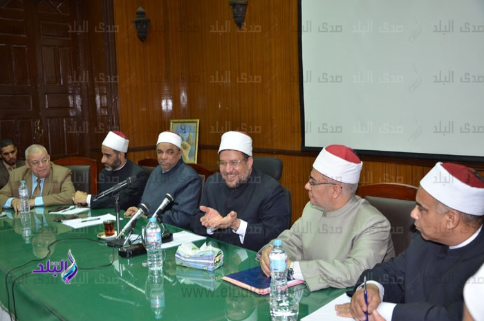 وزير الأوقاف يطالب بتقرير أسبوعي عن خطة العمل بالمساجد وزير الأوقاف يطالب بتقرير أسبوعي عن خطة العمل بالمساجد