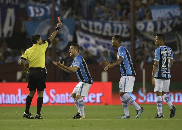 الحكم الباراجواياني إنريكي كاسيريس