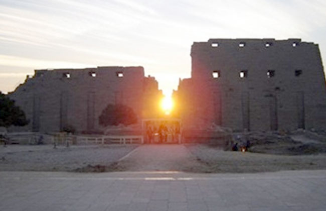 غروب الشمس في معبد الكرنك