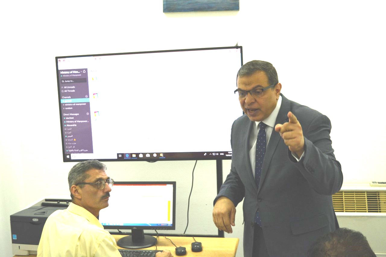 محمد سعفان وزير القوى العاملة