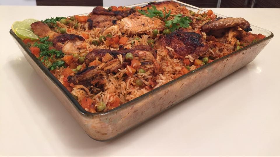 صينية ارز بالبسلة والفراخ صينية ارز بالبسلة والفراخ